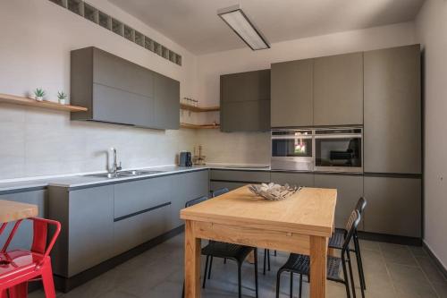 Dapur atau dapur kecil di Casa Ilda AC, WiFi Private parking