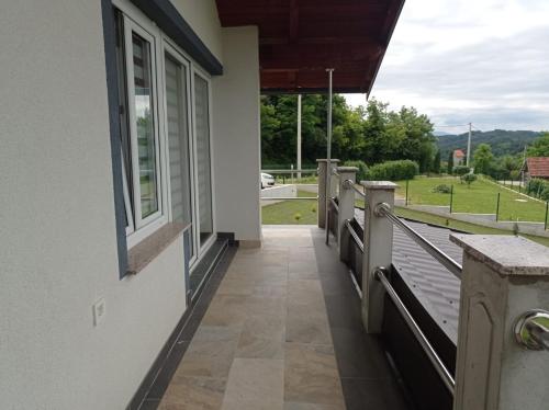 Balkón nebo terasa v ubytování Vikend kuća Hana