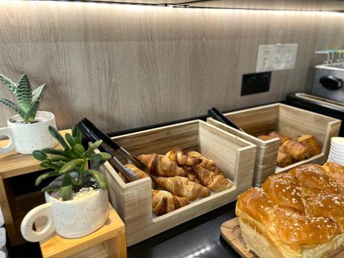 ホテルの敷地内または近くでの食事または食べ物
