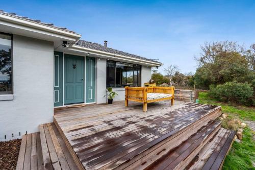Jardín al aire libre en Peaceful Beachside Home