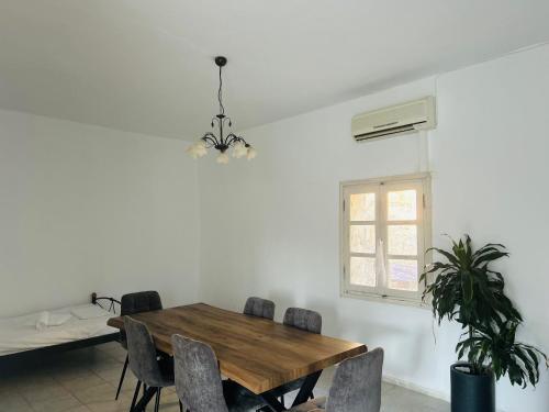 Khu vực ghế ngồi tại KALLIOPI amari