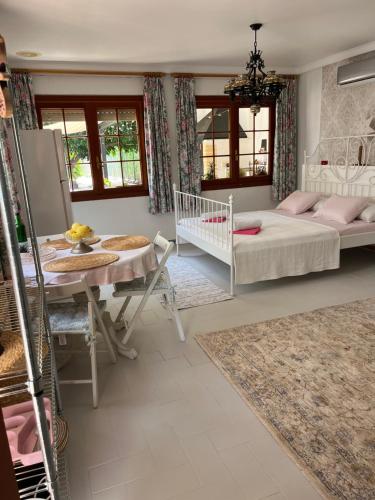 Ένα ή περισσότερα κρεβάτια σε δωμάτιο στο Romantico Wellness Casa Veronica