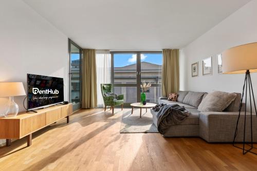 Escape riverfront 2 bedroom with balcony