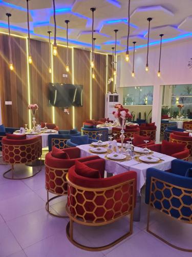 Εστιατόριο ή άλλο μέρος για φαγητό στο TOUR EIFFEL HoTEL BENIN