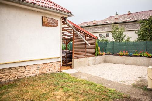 Budova, kde se prázdninový dům nachází