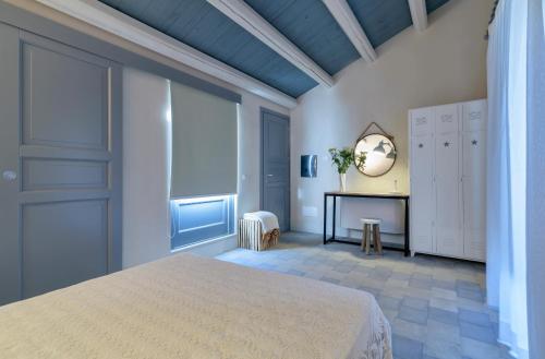 Apartamento de 2 niveles con 2 dormitorios y vistas al mar