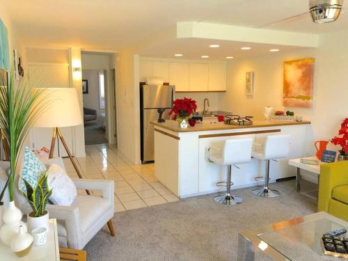 Φωτογραφία από το άλμπουμ του Modern Beautiful 1BR Napili Bay Get-Away Condo σε Kahana