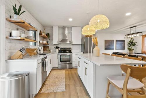 Billede fra billedgalleriet på Downtown Monument, Family Friendly, Remodel i Monument