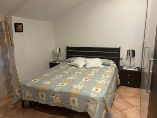 Giường trong phòng chung tại Home sweet home