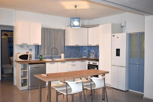 Island Apartment in Mykoniatika