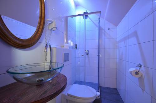 Koupelna v ubytování Hotel Dworek nad Regą
