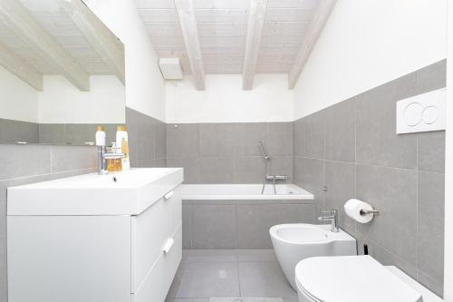 Ένα μπάνιο στο Suite 38
