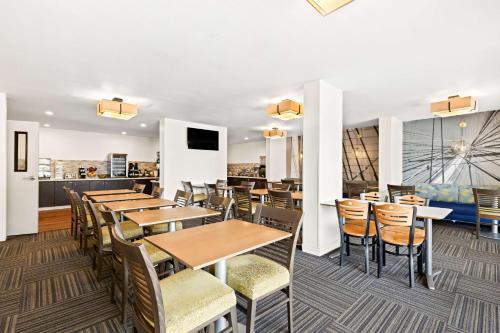 Best Western Yacht Harbor Hotel Image