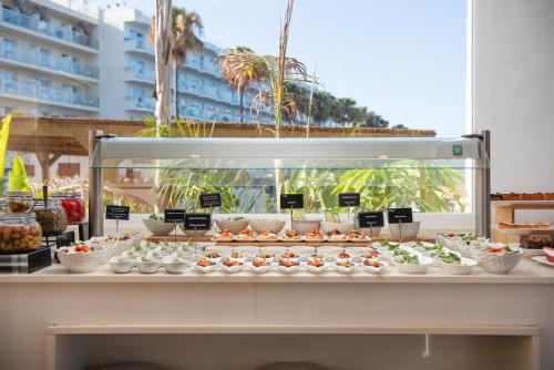 Makanan di atau berdekatan hotel