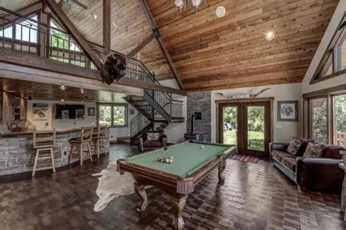 Φωτογραφία από το άλμπουμ του Moose Meadows Lodge - Huge Views, Great Room, Game Room, Theater σε Steamboat Springs