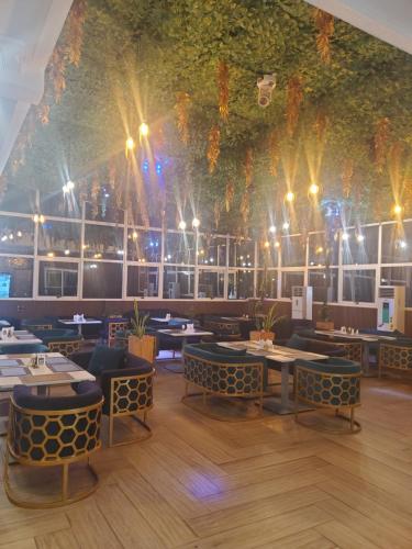 Εστιατόριο ή άλλο μέρος για φαγητό στο TOUR EIFFEL HoTEL BENIN