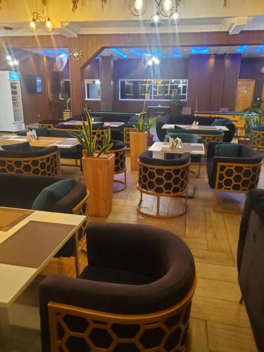 Χώρος καθιστικού στο TOUR EIFFEL HoTEL BENIN