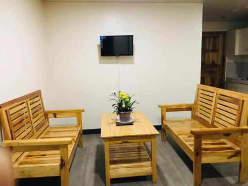 TV a/nebo společenská místnost v ubytování TLCS - Hearth&Home Baguio City