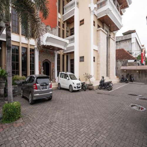 Gallery image of RedDoorz at Hotel Dewata Indah Denpasar in Denpasar