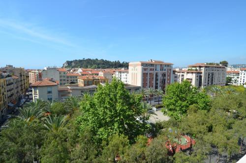 HELIANTHE - Superbe appartement avec terrasse vue mer et Château au Port de Nice photo 12