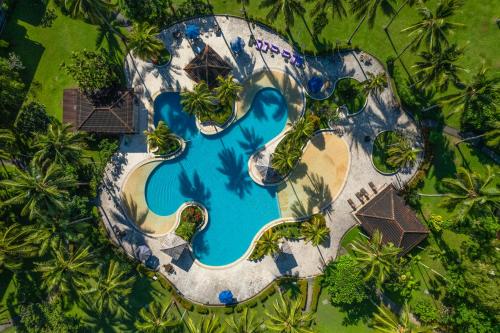 Bazén v ubytování Manado Tateli Resort and Convention nebo v jeho okolí