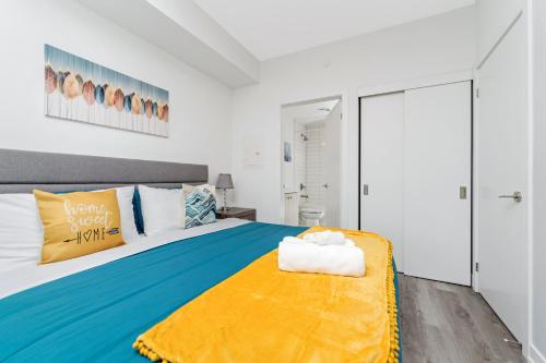Ένα ή περισσότερα κρεβάτια σε δωμάτιο στο Luxury 1BR King Bed Unit - Private Balcony