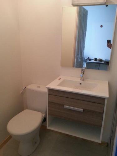 Photo de la galerie de l'établissement Guibert 19 F2 duplex, à Caudebec-lès-Elbeuf