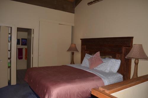 Postel nebo postele na pokoji v ubytování Luxurious Top Floor Kamaole Sands 6-404