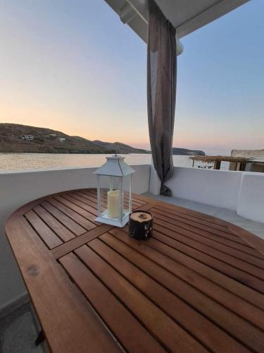 Apomero Apartment in Rochari Panormos