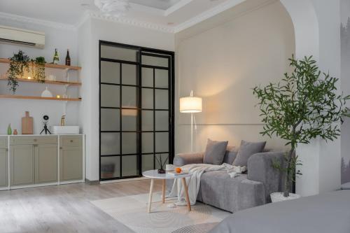 Khu vực ghế ngồi tại Sun Hanoi Opera Homestay 10m to HoanKiem Lake Old Quarter Ha Noi