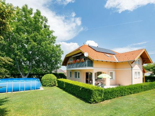 Bazén v ubytovaní Holiday Home Pentaller by Interhome alebo v jeho blízkosti