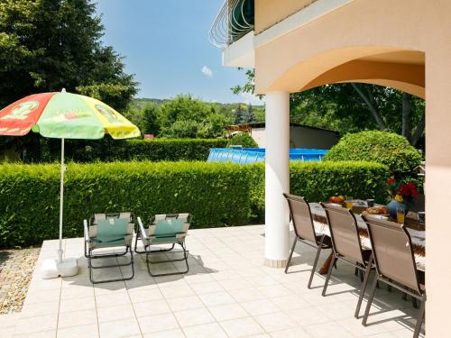 Bazén v ubytovaní Holiday Home Pentaller by Interhome alebo v jeho blízkosti