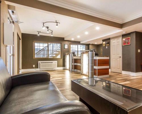 Η κουζίνα ή μικρή κουζίνα στο Quality Inn Sacramento Convention Center