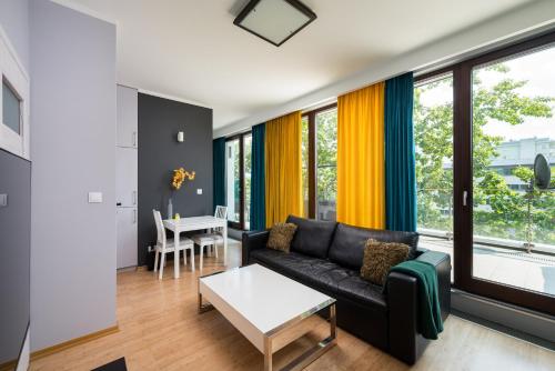 Ochota Deluxe Apartment by BookingHost