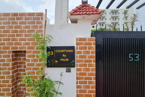 Gambar di galeri bagi Courtyard By Palm -3BKH Mini Farm House di Gurgaon