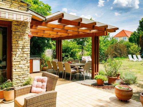 Zahrada ubytování Holiday Home Villa Mediterran by Interhome