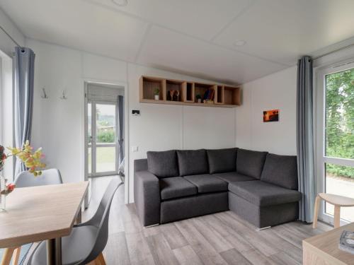 Χώρος καθιστικού στο Holiday Home Tiny Haus Edith by Interhome