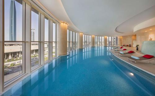 Piscina a Hilton Riyadh Olaya o a prop