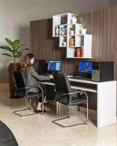 TV a/nebo společenská místnost v ubytování Steigenberger Hotel El Tahrir Cairo