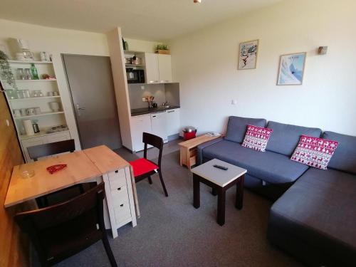 Appartement Rénové, Accès Direct aux Pistes, Balcon, Parking Gratuit, 5 Pers. - FR-1-181-2473