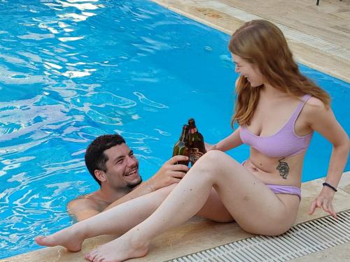 Επισκέπτες που μένουν στο çileks apart otel