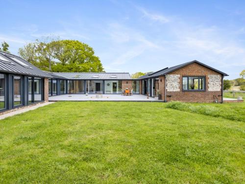Zahrada ubytování Pass The Keys Luxury Retreat with Countryside Views