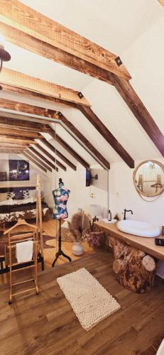 Posezení v ubytování Cuibul Braneanului