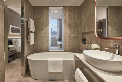 Crowne Plaza Melbourne, an IHG Hotel Image