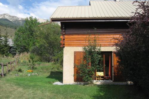 Small duplex chalet with garden