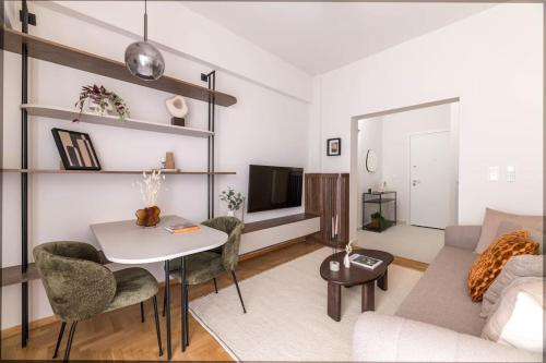 Lycabettus Modern Retreat by UPSTREET