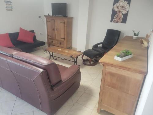 TV/trung tâm giải trí tại Appartamento Mancaversa Centro, 200m mare