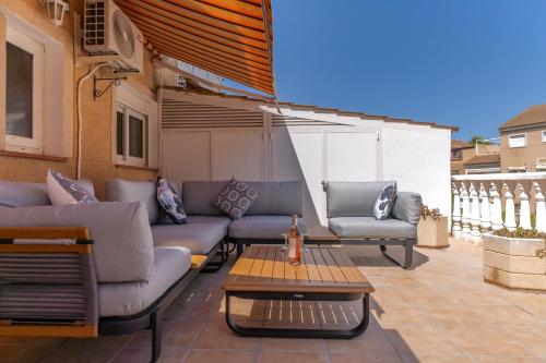 Posezení v ubytování Casa Roberto 2 Bed Duplex Apt Albir Spain