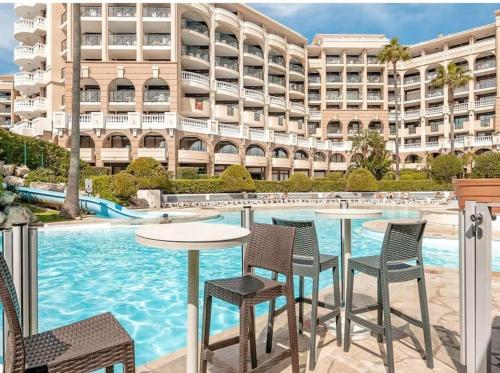 Bazén v ubytování Appartement Cannes, Piscine - vue mer - terasse nebo v jeho okolí