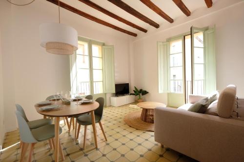 Cavallers 1, Recién reformado, en pleno centro histórico